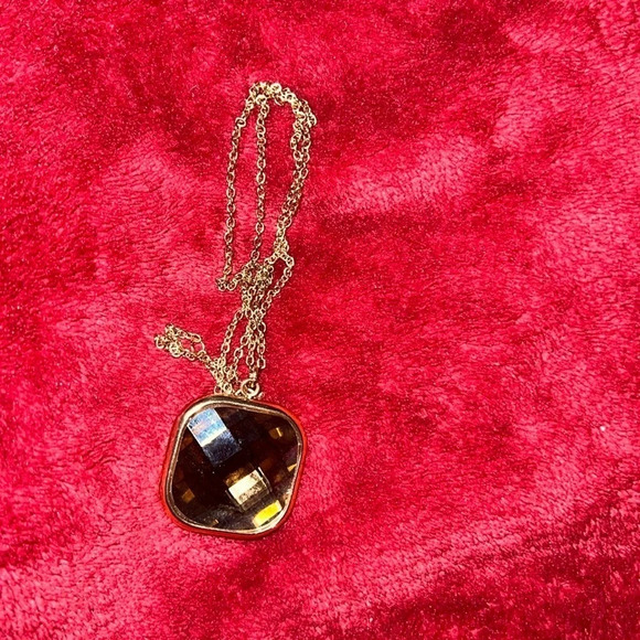 Vintage style Mother  of Pearl Smoky Square Pendant Necklace - Picture 4 of 12